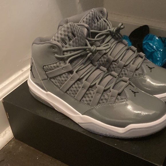 Jordan’s - Picture 2 of 2